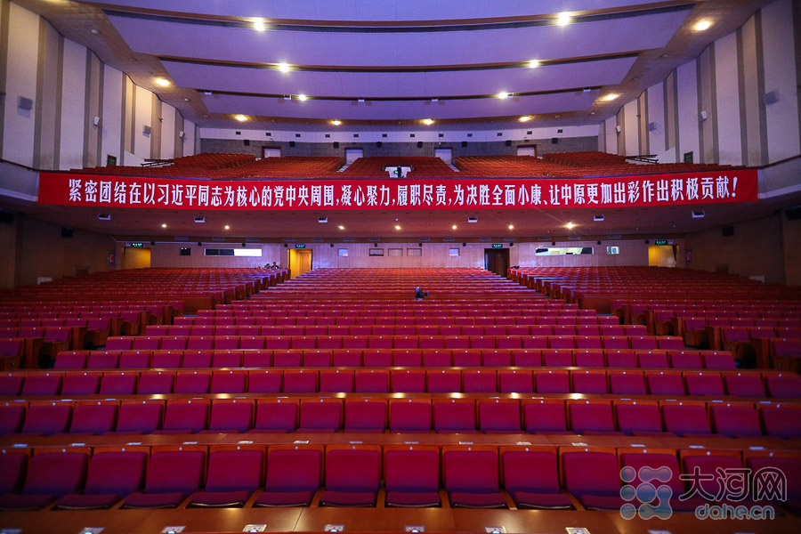 【大河网景】河南省政协十一届五次会议即将开幕 政协委员抵达驻地 