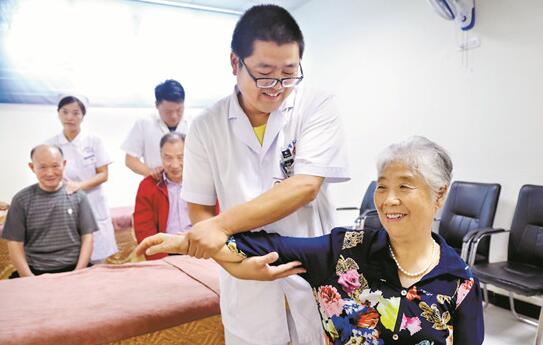 河南省人民政府门户网站 洛阳推动居家养老和